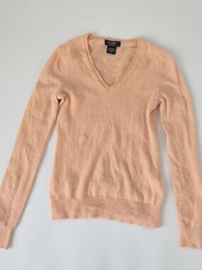 Lord & Taylor 100% Cashmere V-Neck Sweater 🧡 Size M